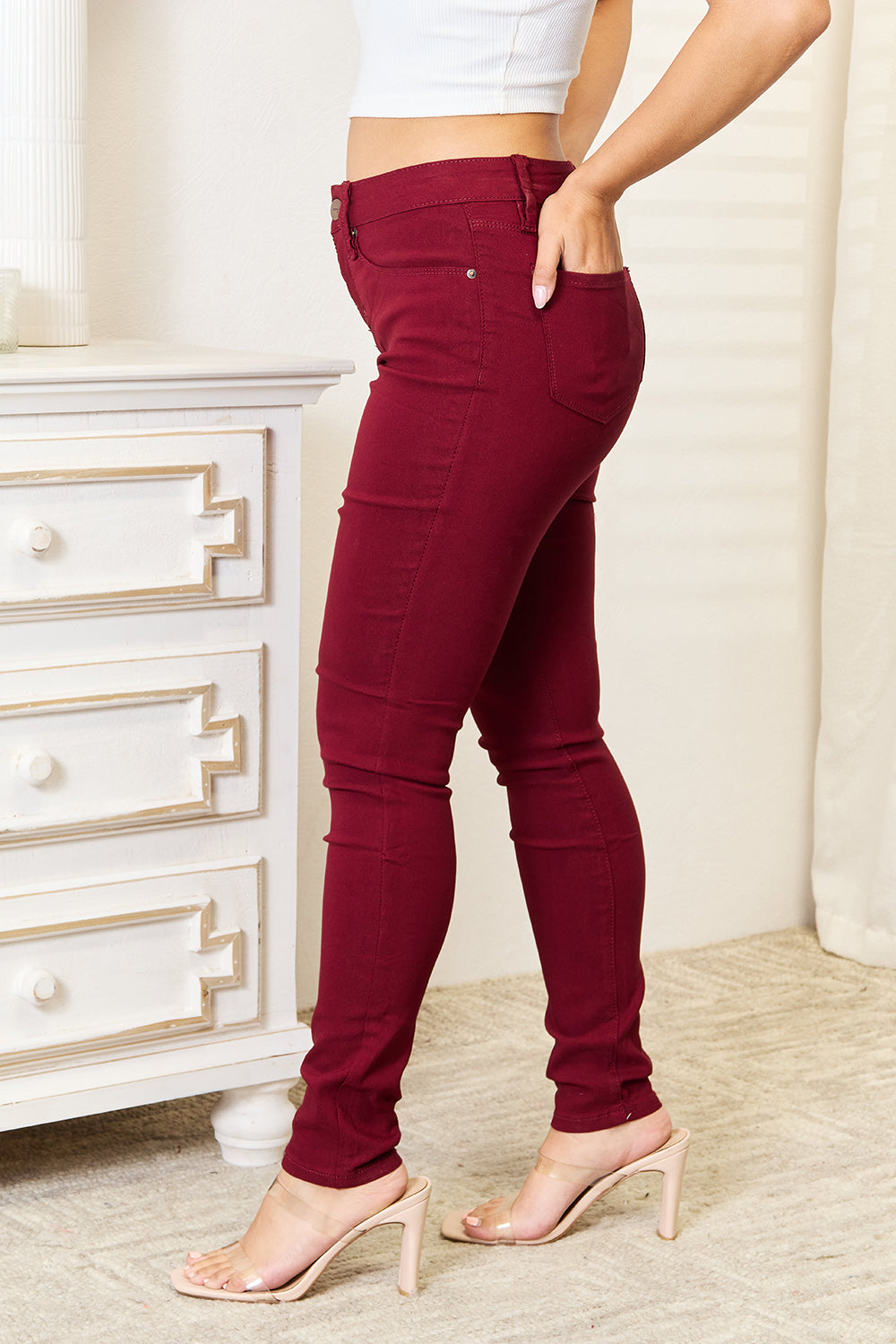 Skinny Jeans with Pockets - side view