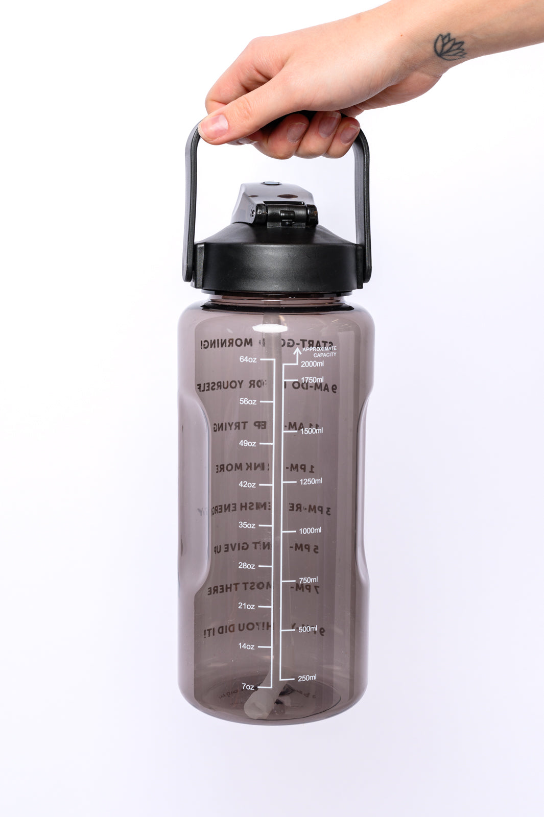 Water Tracking Bottle in Black